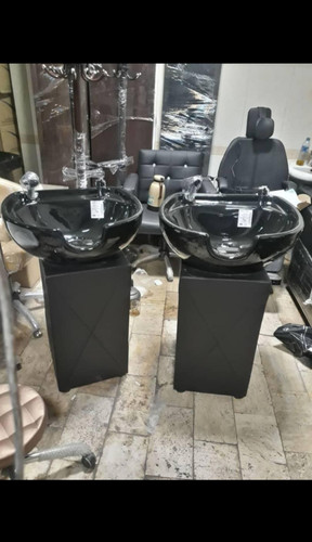 سرشور ایستاده با تمامی تجهیزات شیر الات