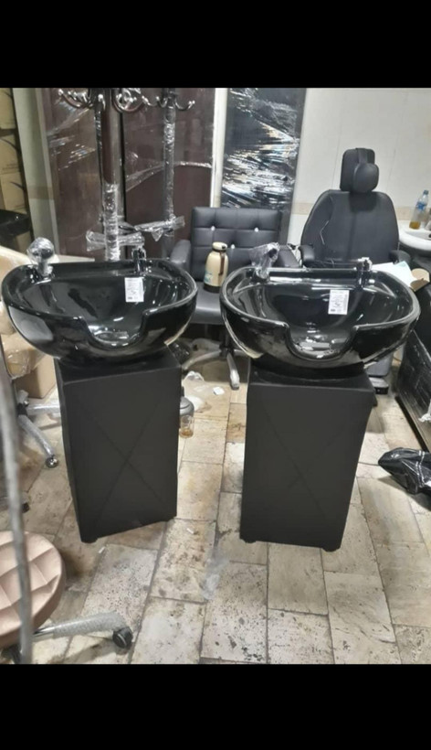 سرشور ایستاده با تمامی تجهیزات شیر الات